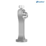 Leofoto S4 Stativadapter gemonteerd op Leofoto statiefadapterhouder, zijaanzicht.
