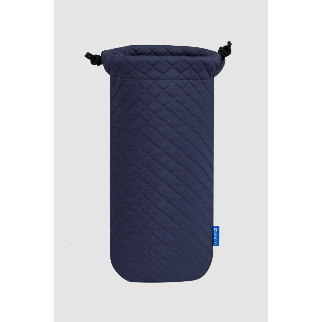 Dulepro Magic Lens Pouch L blauw zijaanzicht met zichtbare quiltstructuur en blauw label