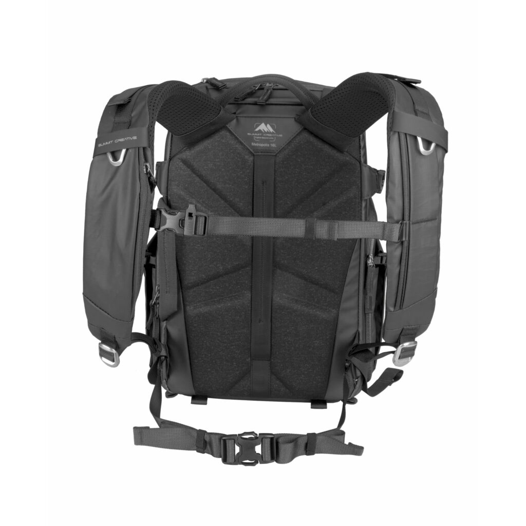 Summit-Creative Metropolis Backpack 16 L black achterkant met gevoerd rugdeel, borstriem en schouderbanden