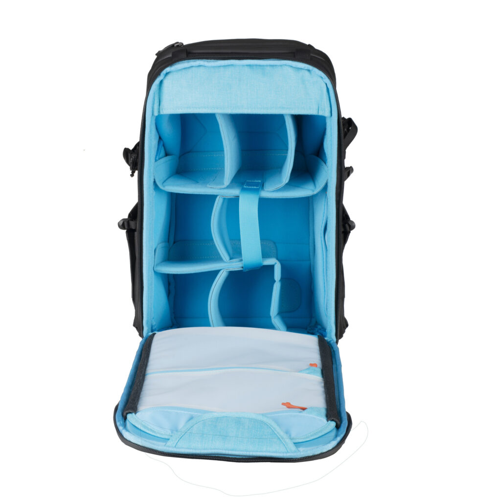 Summit-Creative Metropolis Backpack 16 L black volledig geopend met blauwe binnenverdeling en instelbare vakken