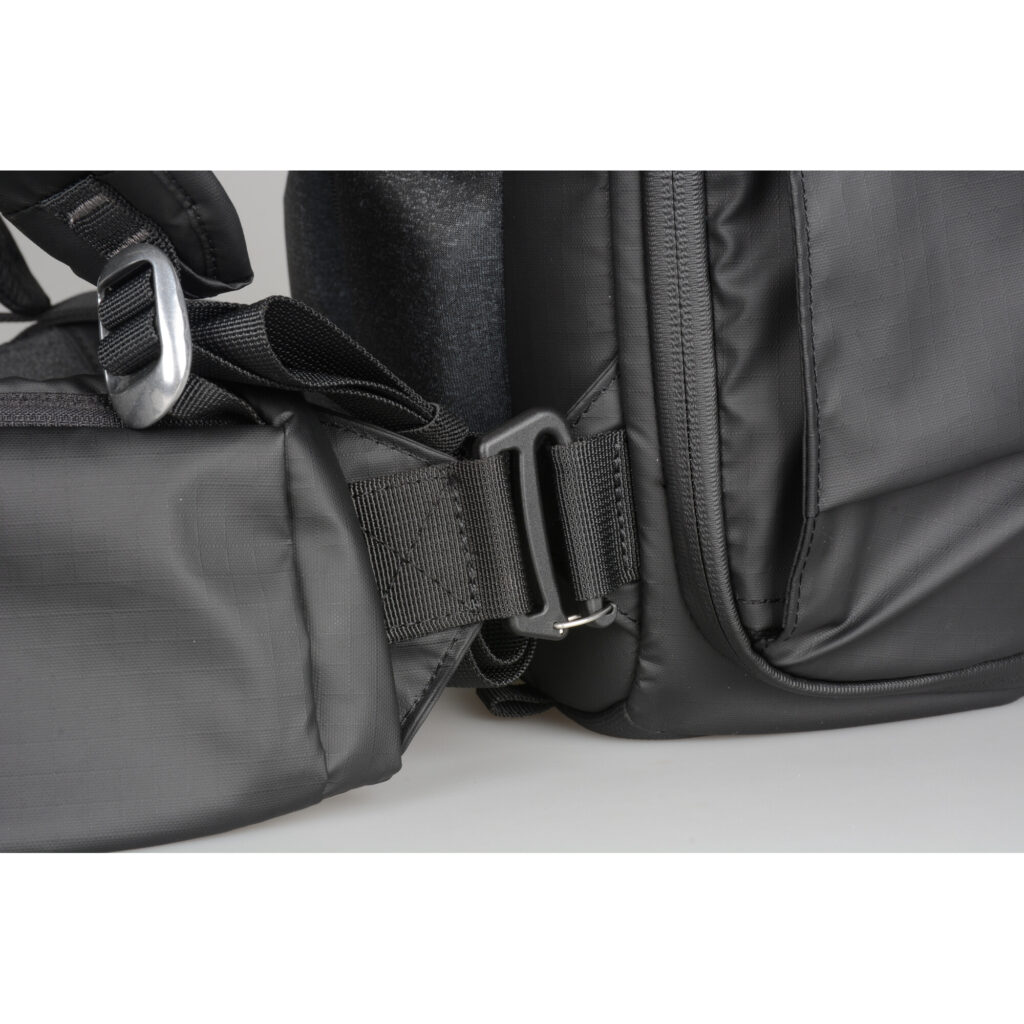 Summit-Creative Metropolis Backpack 22l black rugpaneel met ventilatiesysteem en draagbanden