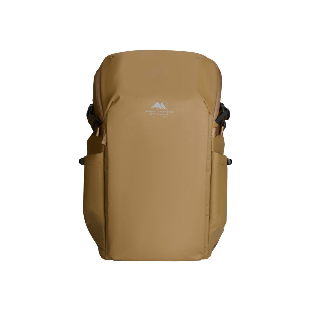 Summit-Creative Metropolis Backpack 22l champagne vooraanzicht met strak design en logo in zandkleur