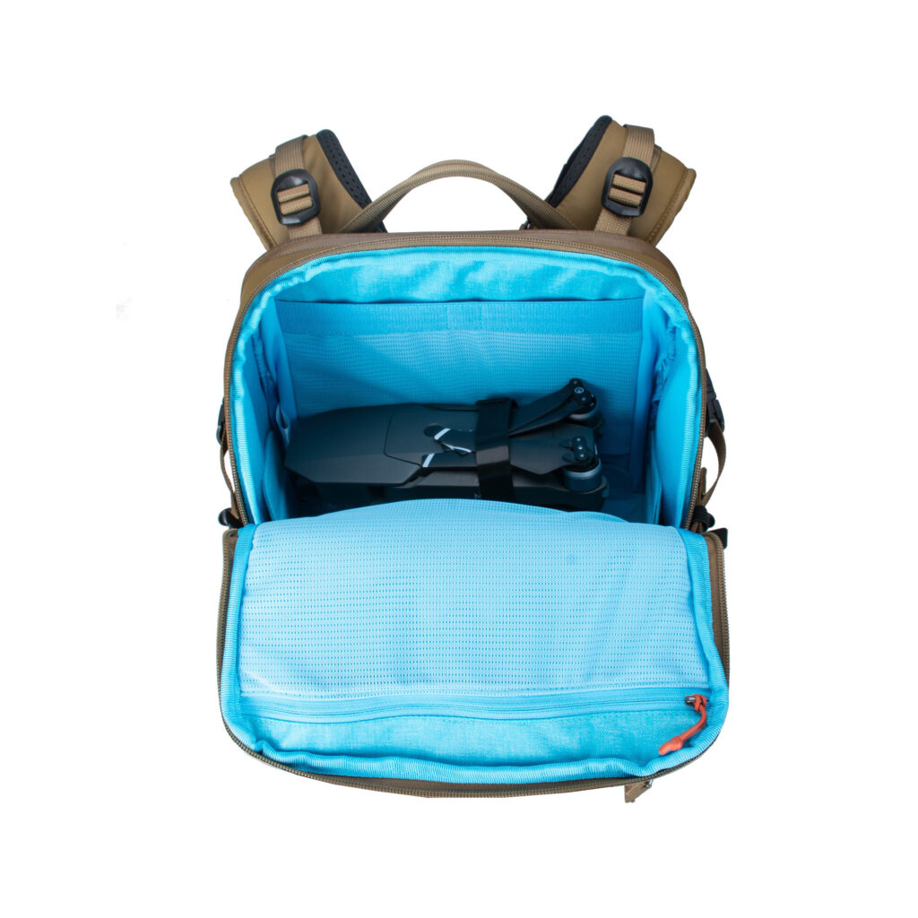 Summit-Creative Metropolis Backpack 22l champagne bovencompartiment volledig geopend met blauwe binnenvoering en meshvak