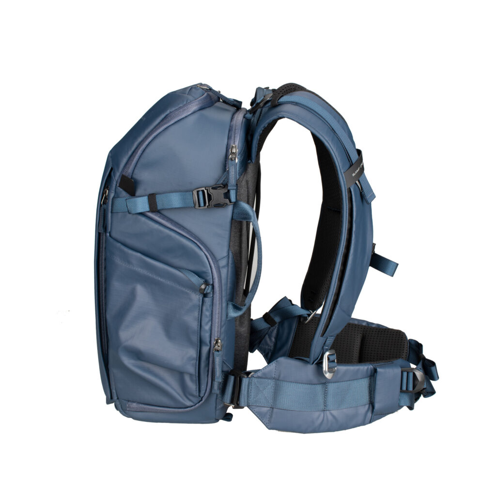 Summit-Creative Metropolis Backpack 26l zwart rechterzijde met heupriem en schouderband