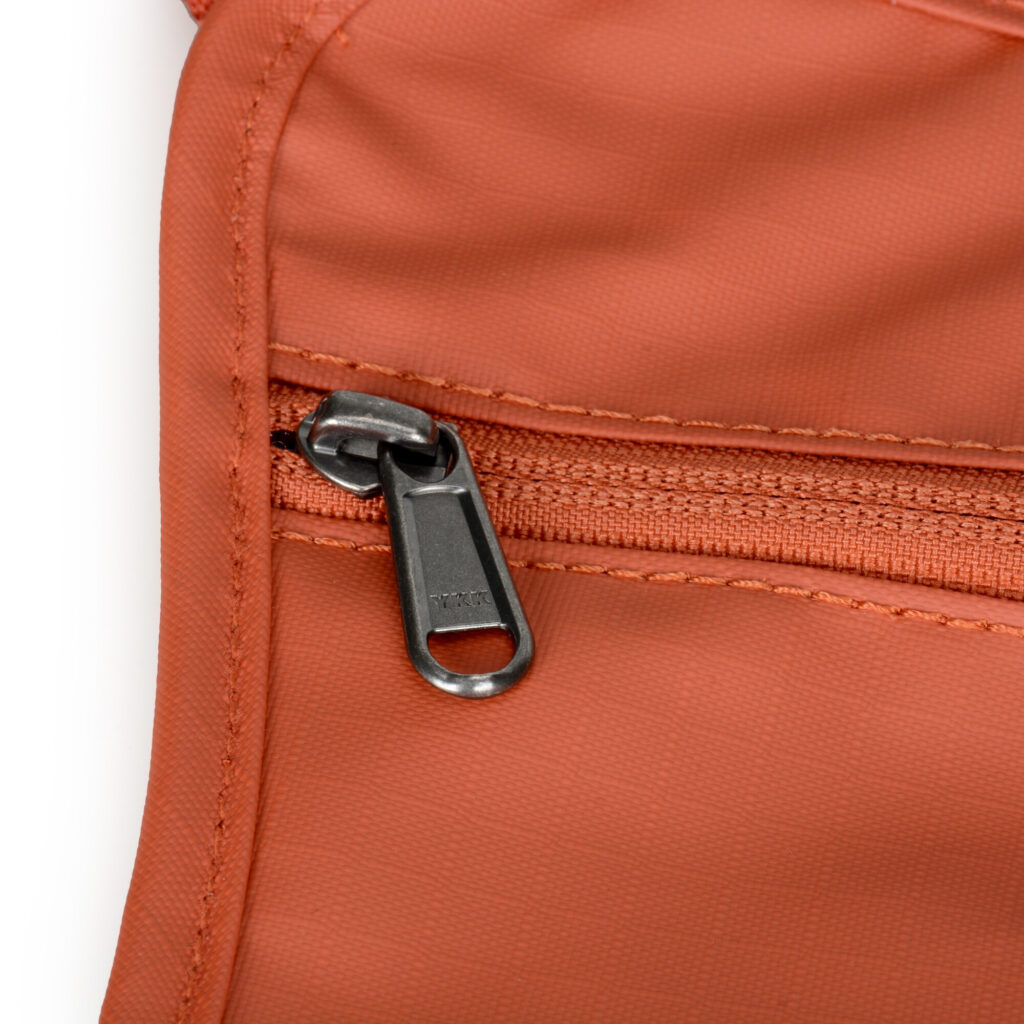 Summit-Creative Molleplate oranje close-up van ritssluiting aan de achterzijde