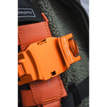 Summit-Creative Speedyclip Orange bevestigingsclip detail op band gefotografeerd van dichtbij