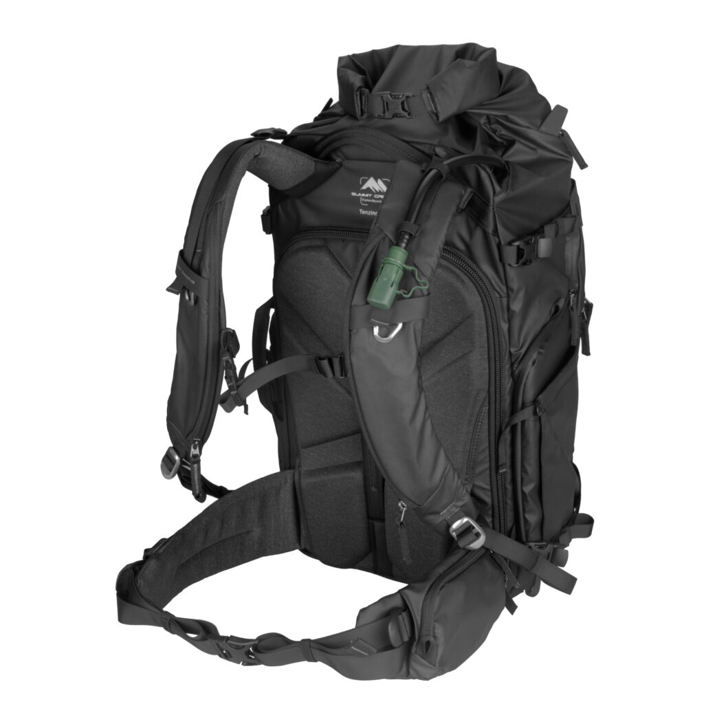 Summit-Creative Tenzing Rolltop Backpack detailweergave van georganiseerde cameramodule in 40L configuratie