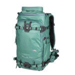 Summit-Creative Tenzing Backpack groen schuin vooraanzicht met gesloten rolltop vak
