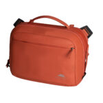 Summit-Creative Tenzing Shoulder Bag oranje schuin vooraanzicht met compacte vormgeving