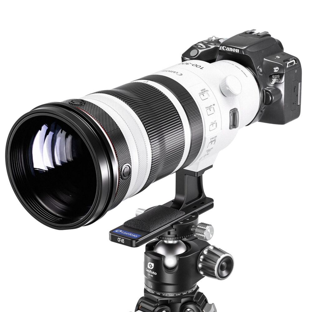Leofoto CF-05 Lensvoet gemonteerd op Canon RF 100-300mm lens op statief