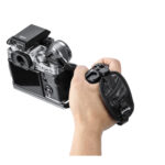 Leofoto WS-01 Camerariem gemonteerd op camera met comfortabele grip