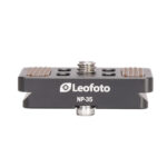Leofoto NP-35 Snelkoppelingsplaat  zijaanzicht met logo en Arca-Swiss compatibele klemrand