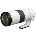 Leofoto CF-06 Snelkoppelingsplaat gemonteerd op Canon RF 200-800mm f/6.3-9 IS USM telelens