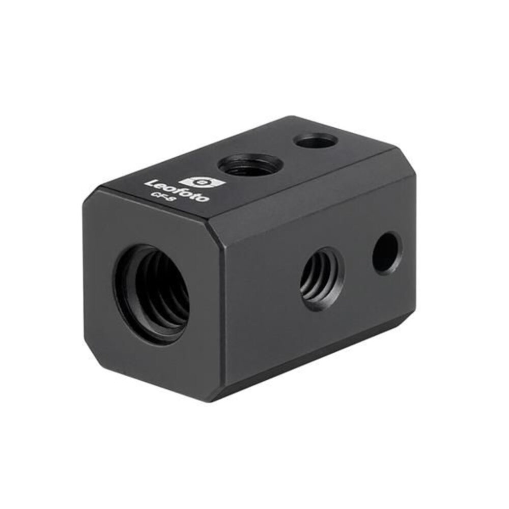Leofoto CF-8 Multi-Adapterkubus-Würfel zijaanzicht met gegraveerd logo en bevestigingsgaatjes