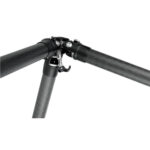 Leofoto HK-01 Tegengewichthaak gemonteerd aan Summit statief met tripod detailweergave