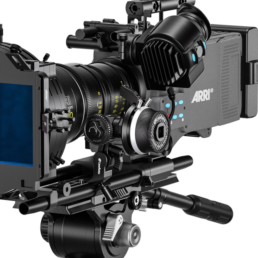 Leofoto LFF-01 Camera Cage geïntegreerd in professionele filmopstelling met matte box systeem