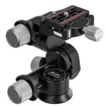 Leofoto GW-01 Statief-gearhead diagonaal aanzicht met ver naar voren gestelde bovenplaat voor maximale reikwijdte.