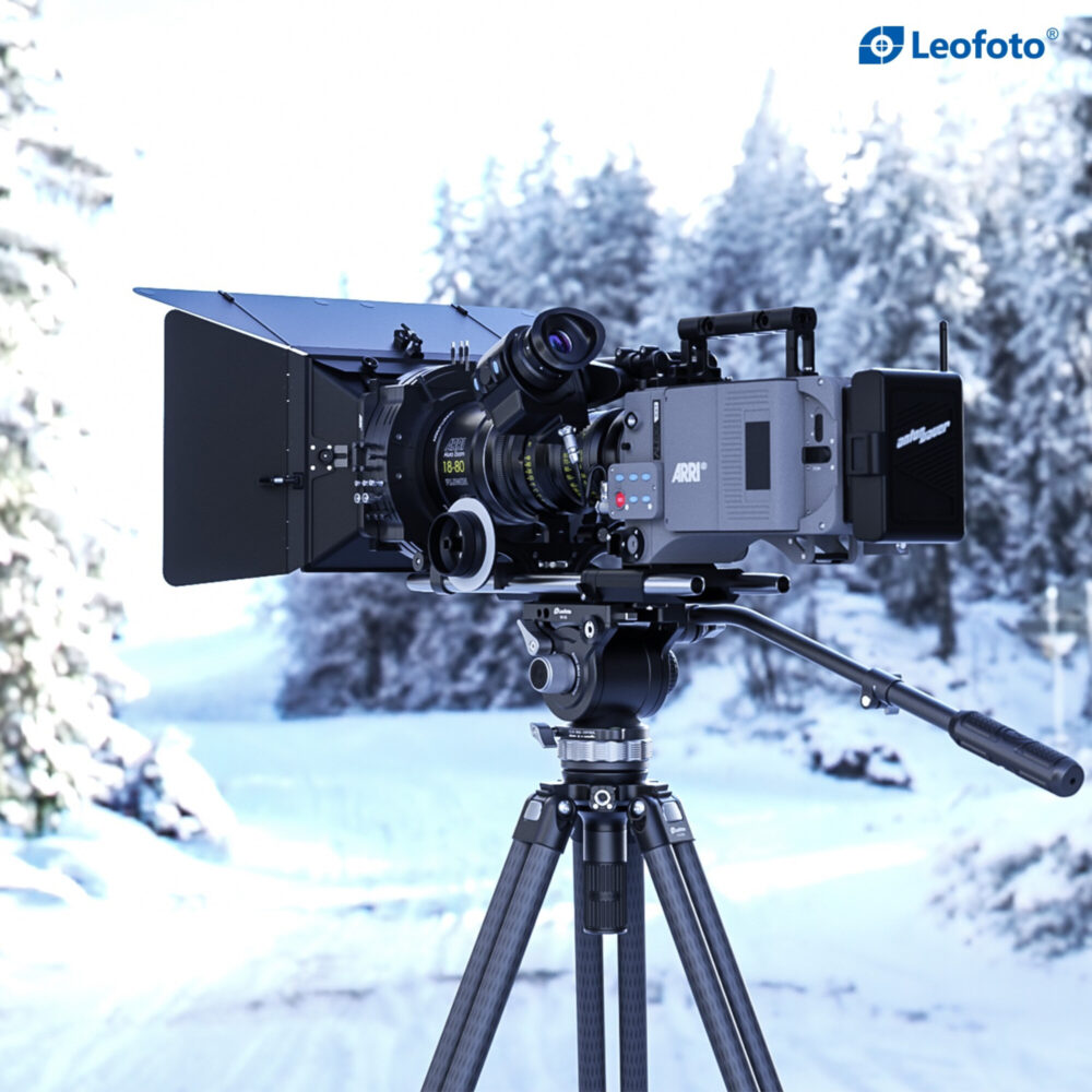 Leofoto BV-20 Videokop voorbeeldinstelling in sneeuwlandschap met gemonteerde camera-setup