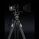 Leofoto FH-20 Videokop video-opstelling op statief in indoor omgeving met monitorbevestiging