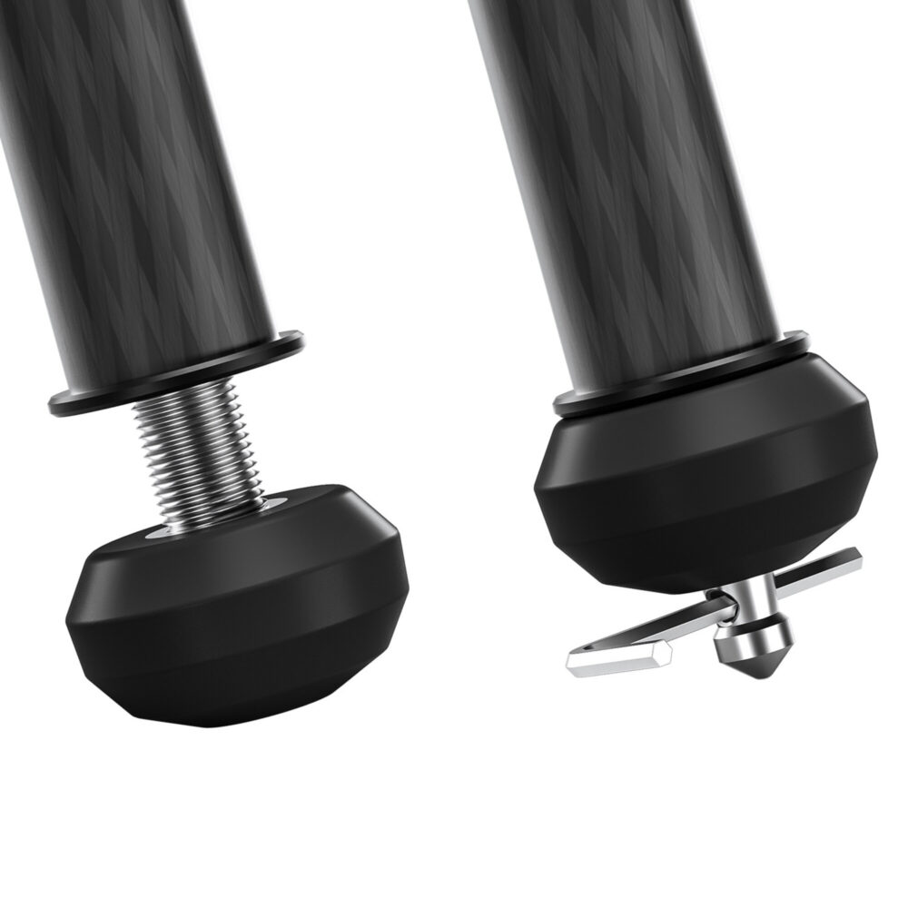 Leofoto Statiefvoet TFV montage van rubbervoet/spike-combinatie aan carbon statiefpoot met zichtbaar 3/8-inch schroefdraad.