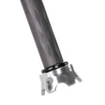 Leofoto Statiefvoet TFC Claw gemonteerd op carbon statiefpoot met zichtbaar 3/8-inch schroefverband.