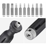 Leofoto multifunctioneel gereedschap LMT-10 close-up van de bitset en het 3/8-inch schroefdraad aan het uiteinde van de handgreep.