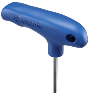 Leofoto TB4-45 inbussleutel detail van ergonomische blauwe handgreep met Leofoto-logo.