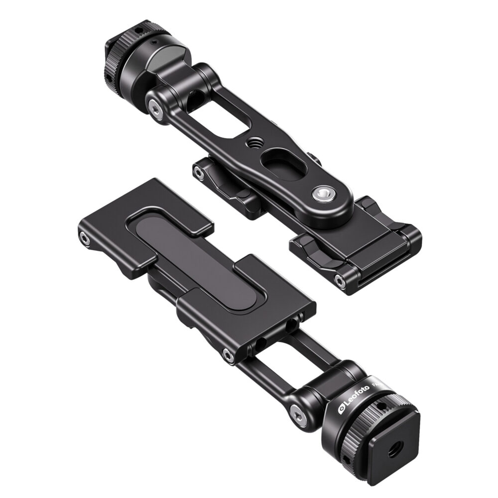 Leofoto FA-18 smartphonehouder liggend en uitgeschoven naast elkaar met zichtbaar 1/4"-schroefdraad en bevestigingssleuven.