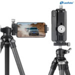 Leofoto PC-190 tablethouder op statief met smartphone horizontaal geklemd voor video- of fotoregistratie.