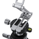 Leofoto-Mounting-Magnetic-smartphone-holder-PS-5-silver-2 Leofoto PS-5 smartphonehouder zilveren montagevoet bevestigd op statiefkop met uitgeklapte arm en ring.