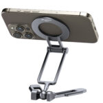Leofoto-Mounting-Magnetic-smartphone-holder-PS-5-silver-5 Leofoto PS-5 smartphonehouder gebruikt als tafelstatief met smartphone horizontaal magnetisch bevestigd voor videogebruik.