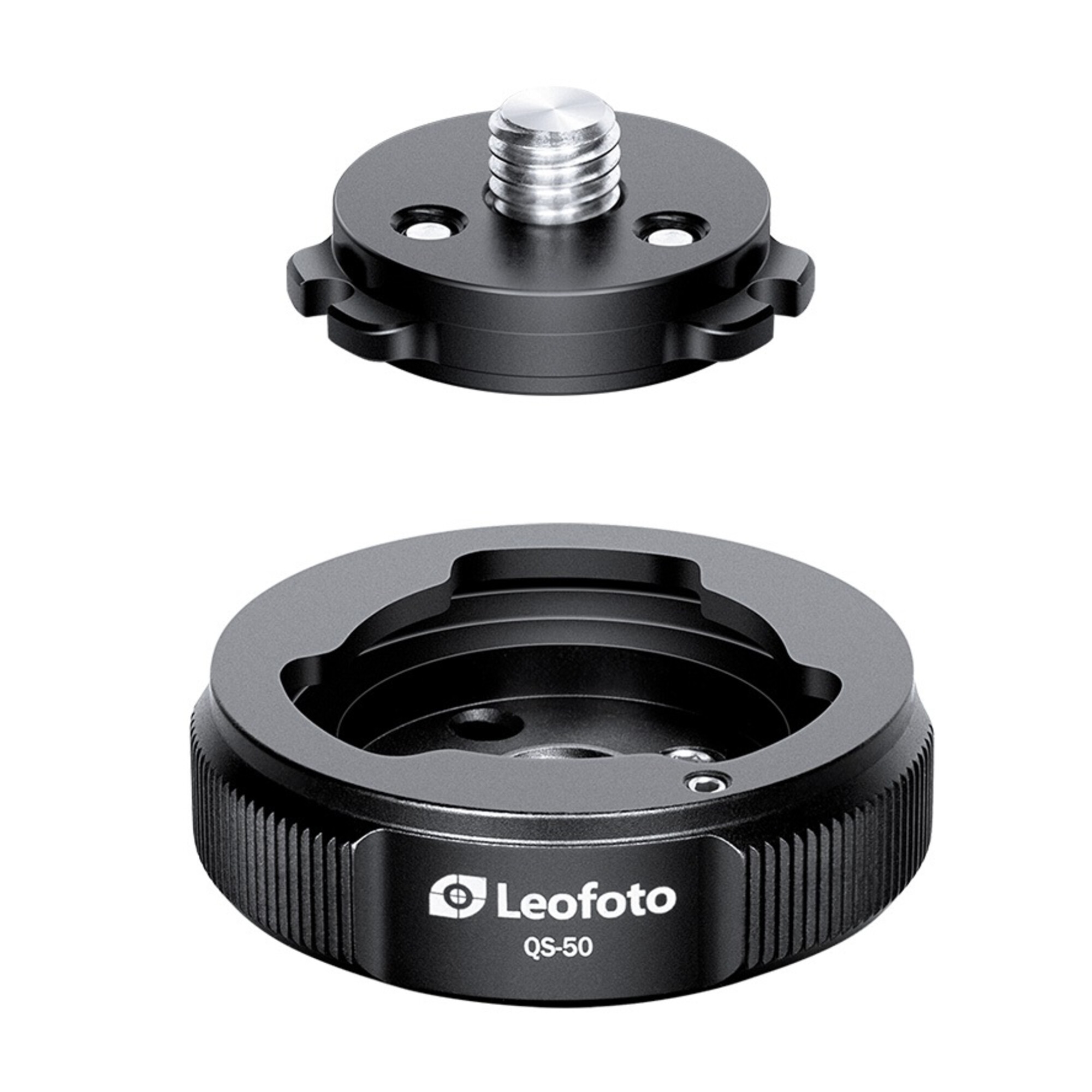 Leofoto QS-50 snelwisselsysteem QS-50 basisplaat en Q50 snelkoppelingsplaat los van elkaar getoond boven elkaar.