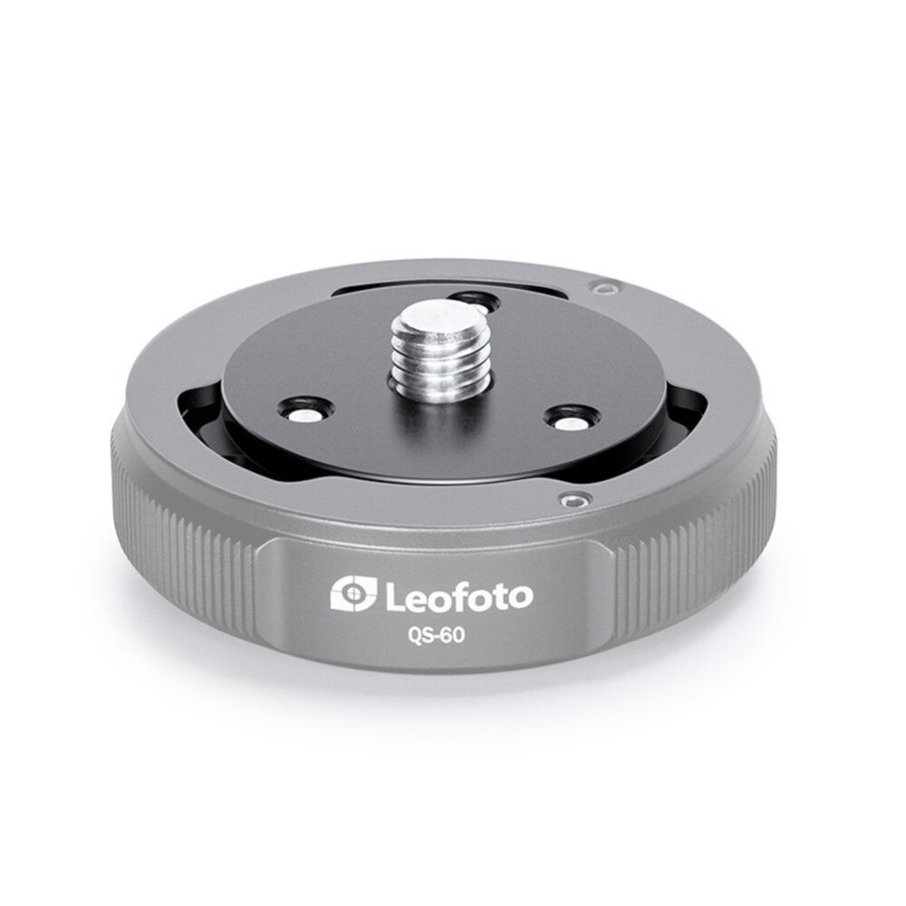 Leofoto Q60 snelwisselplaat zijaanzicht met Leofoto-logo en geribbelde rand voor extra grip.