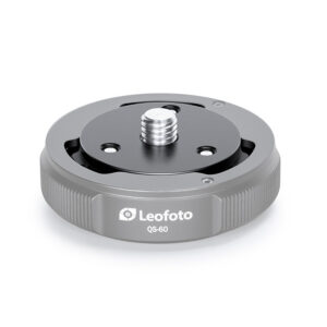 Leofoto Q60 snelwisselplaat zijaanzicht met Leofoto-logo en geribbelde rand voor extra grip.