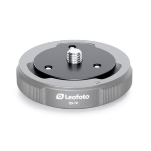 Leofoto Q70 snelwisselplaat gemonteerd op QS-70 Quick-link basisplaat voor snelle montage op statief.