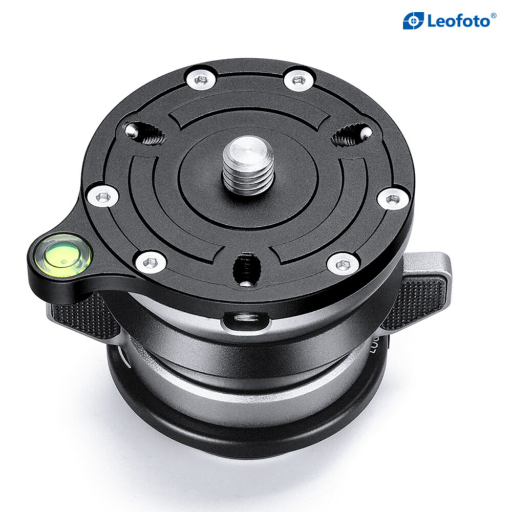 Leofoto LBQ-50S nivelleringsbasis onderaanzicht met montagevlak en bevestigingsgaten rondom.