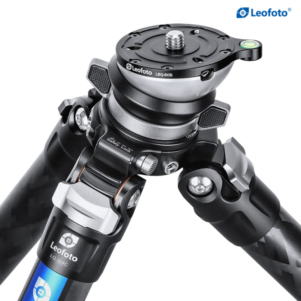 Leofoto LBQ-60S nivelleringsbasis gemonteerd op Leofoto statief uit de Mr. Q-serie voor snel waterpas zetten van de statiefkop.