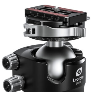 Leofoto LH-55PCL statiefkogelkop schuin zijaanzicht met duidelijk zicht op kogel, panoramaring en snelklem.