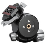 Leofoto LH-55PCL statiefkogelkop onderaanzicht met ronde basis, 3/8-inch statiefaansluiting en schuin geplaatste klem.