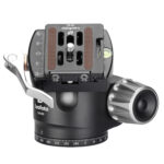Leofoto LH-40LR statiefkogelkop driekwart bovenaanzicht met NP-50 snelwisselplaat, waterpas en gradenverdeling.