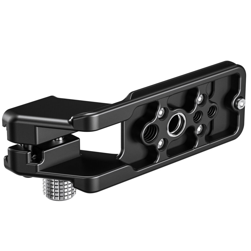 Leofoto CF-07 objectiefvoet onderaanzicht met 1/4- en 3/8-inch schroefgaten en QD-opening in de basis.