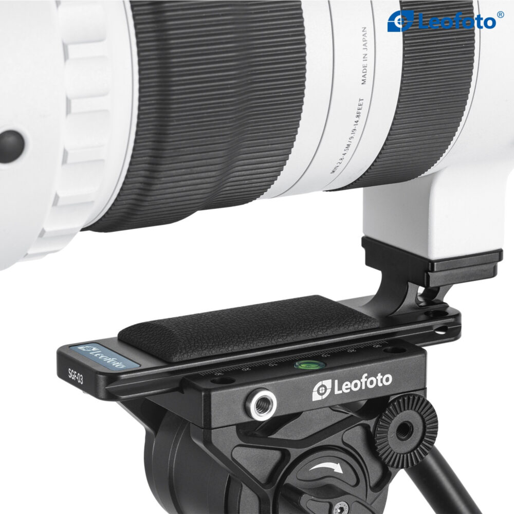 Leofoto SGF-03 objectiefvoet gemonteerd op statiefkop onder Sigma 300–600mm f/4 DG OS Sport voor stabiele tele-opstelling.