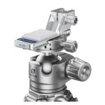 Leofoto CF-07W Objectiefvoet geplaatst in Arca-Swiss klem op statiefkop voor directe montage zonder extra snelkoppelingsplaat.