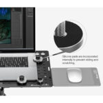 Leofoto LCH-3 laptophouder gebruiksvoorbeeld met laptop en muis op tray en verstelbare hoekklemmen.