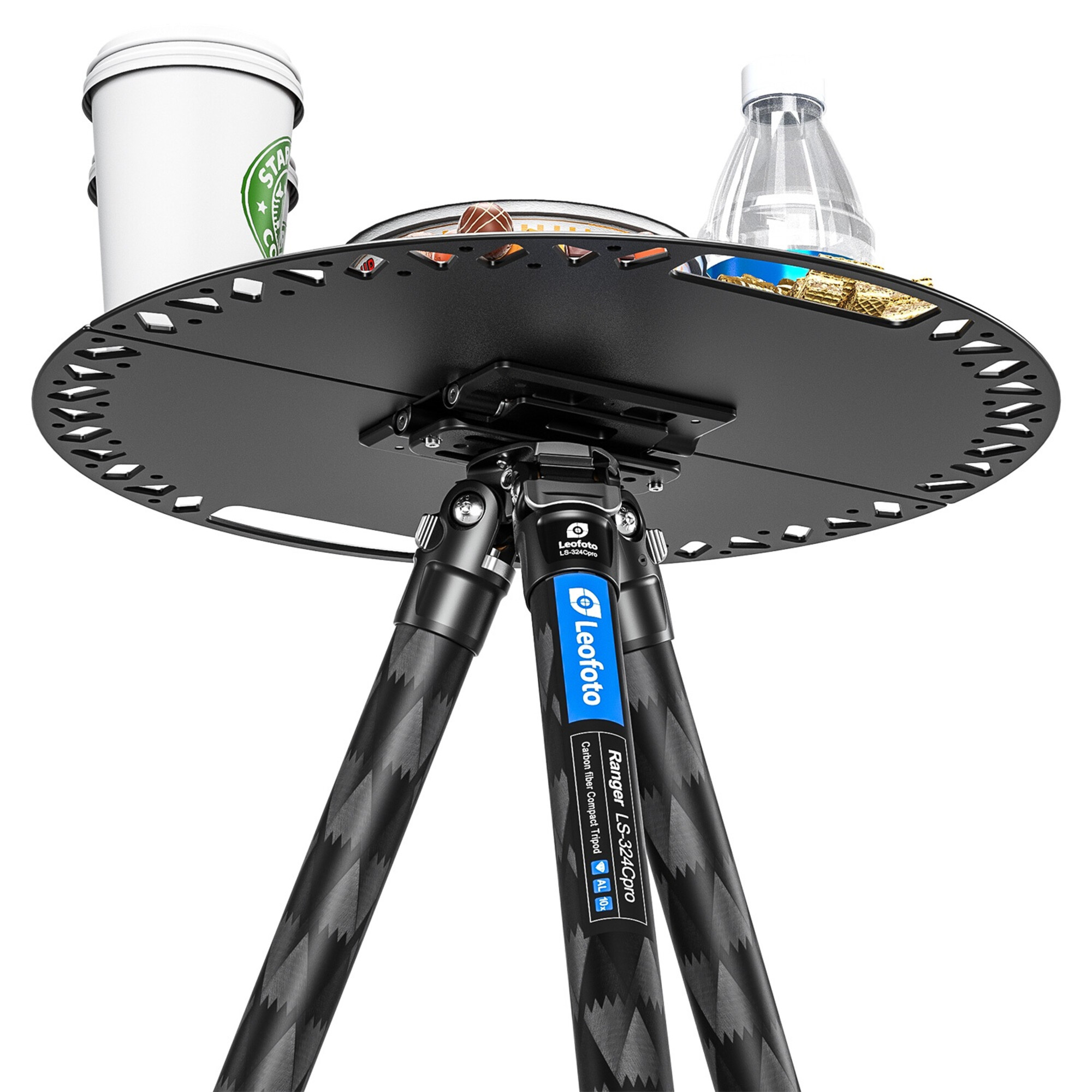 Leofoto LCH-4 laptop-, tablethouder op statief gebruikt als rond plateau met drankbekers en snacks rondom de rand.