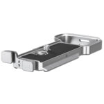 Leofoto LPS-ZV-E1 L-bevestiging schuin zijaanzicht van compacte zilveren L-bracket met afgeronde randen.