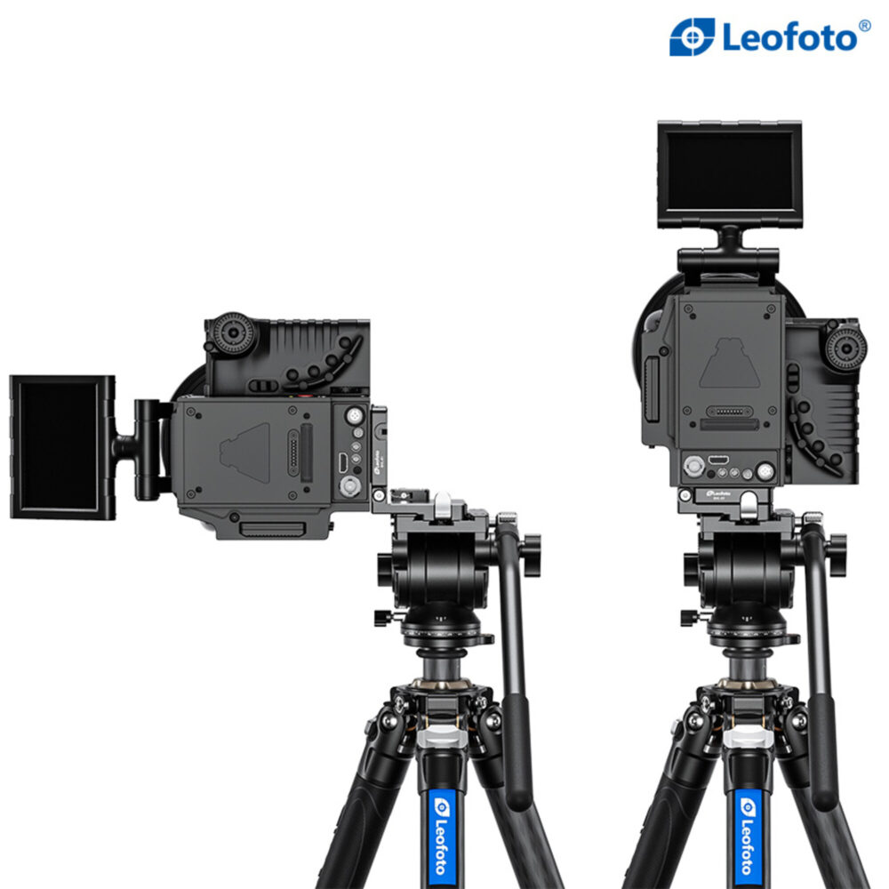 Leofoto BVL-01 L-beugel opvouwbare L-plaat met camera horizontaal en verticaal gemonteerd op statief in studiosetting.