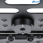 Leofoto LCH-2S laptophouder detail van onderzijde met ronde adapter, bevestigingsschroeven en sleuven voor montage.