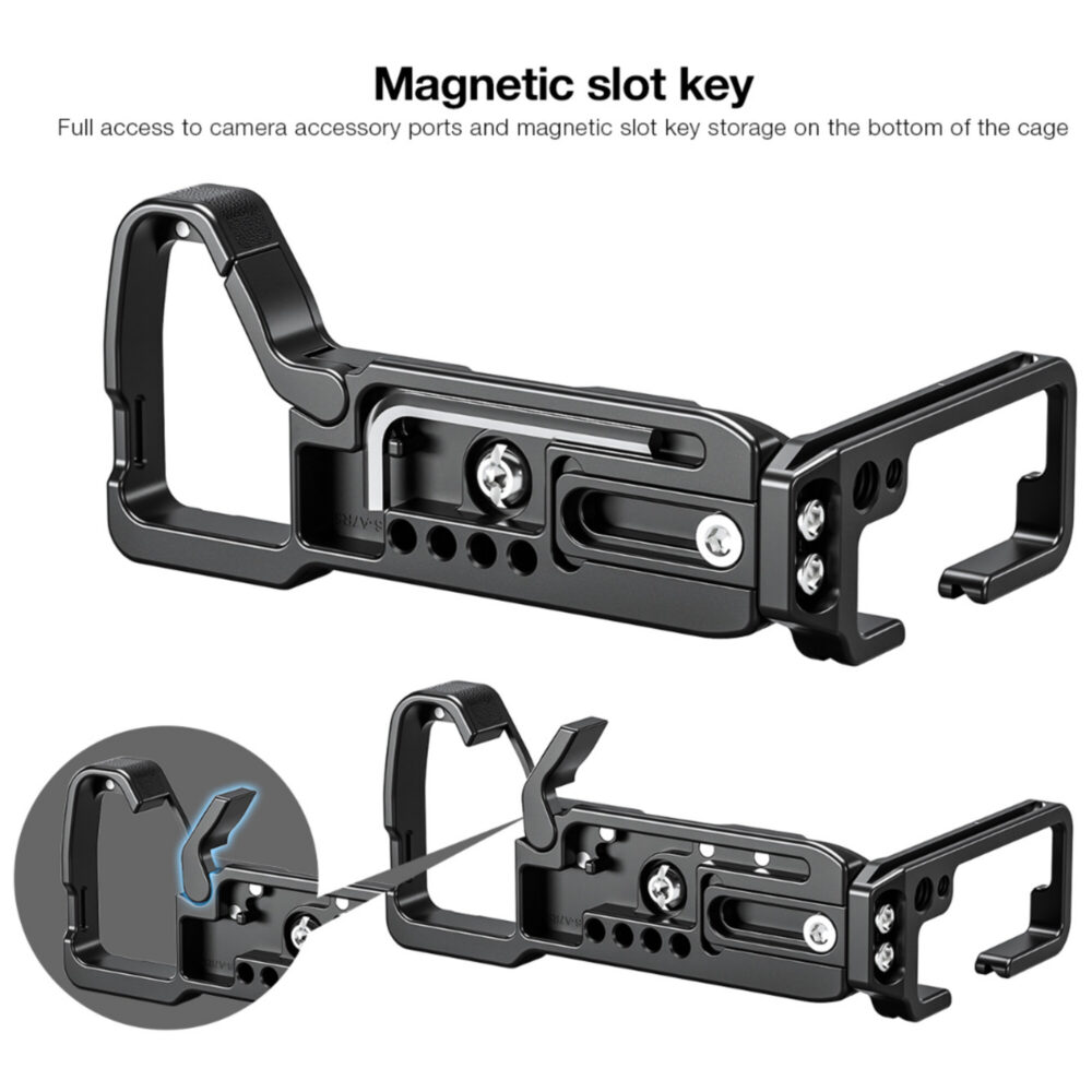 Leofoto LPS-A7R5 L-Beugel onderaanzicht met Arca-Swiss sleuven, extra montagegaten en magnetisch vak voor inbussleutel.