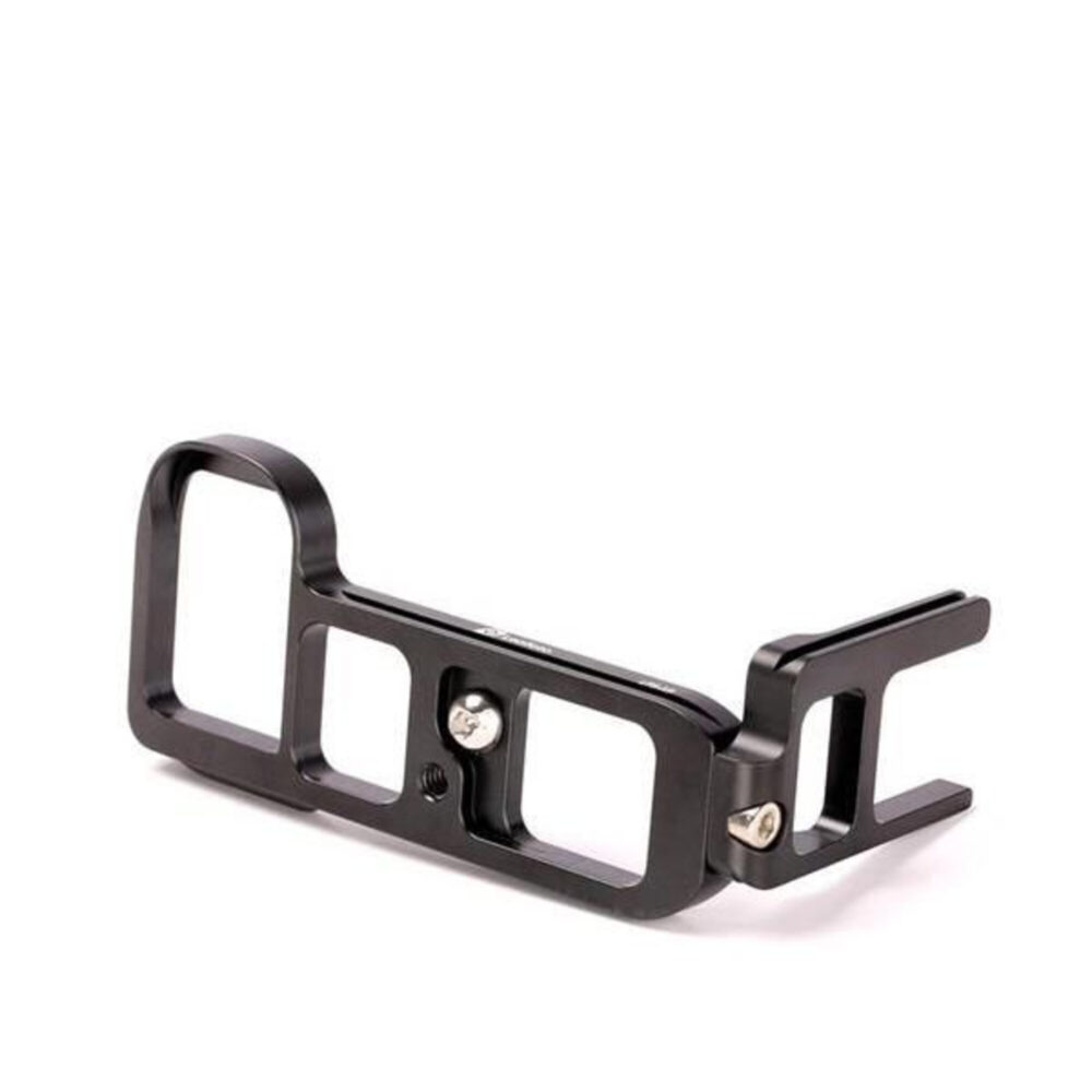 Leofoto LPS-A9 L-Beugel achteraanzicht met zicht op bevestigingsschroeven en lichte aluminium L-constructie.